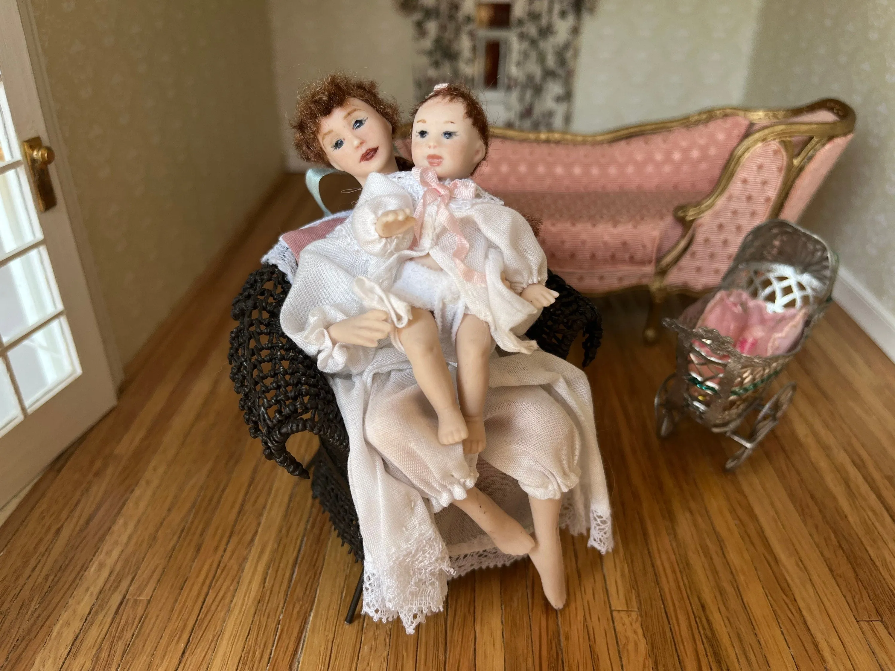 Dollhouse Miniatures~ Signed MT BT 1999 Mother & Baby Doll in Brown Wicker Chair