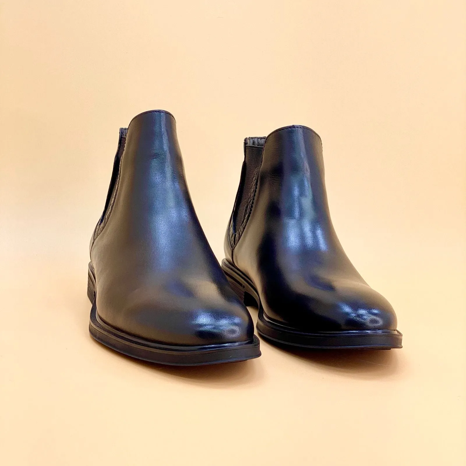 NEW ,  MADE IN TURKEY GENUINE LEATHER MEN BOOTS  M15