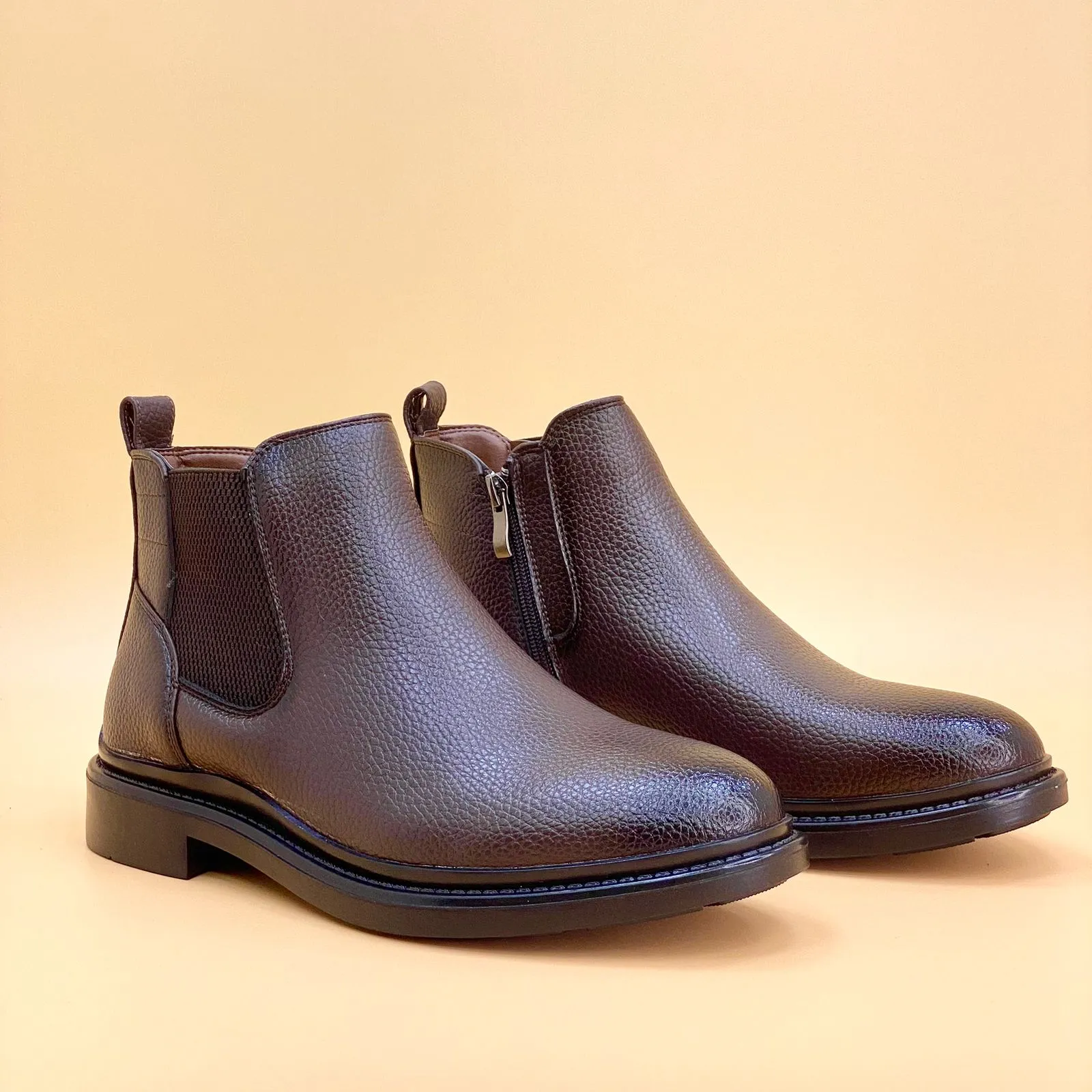 NEW ,  MEN BOOTS  M926 , MADE IN CHINA
