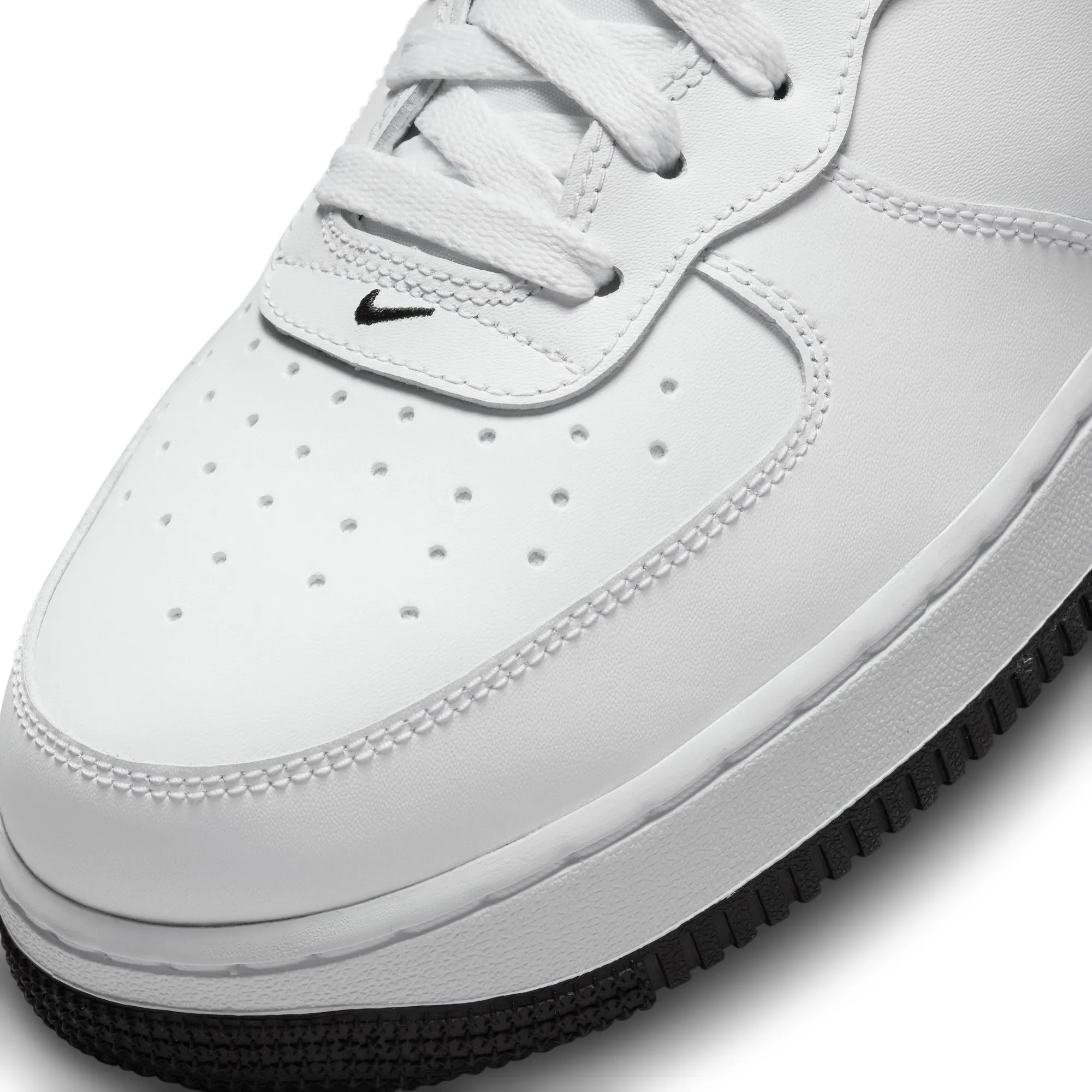 Nike Mens Air Force 1 Mid '07 Shoes