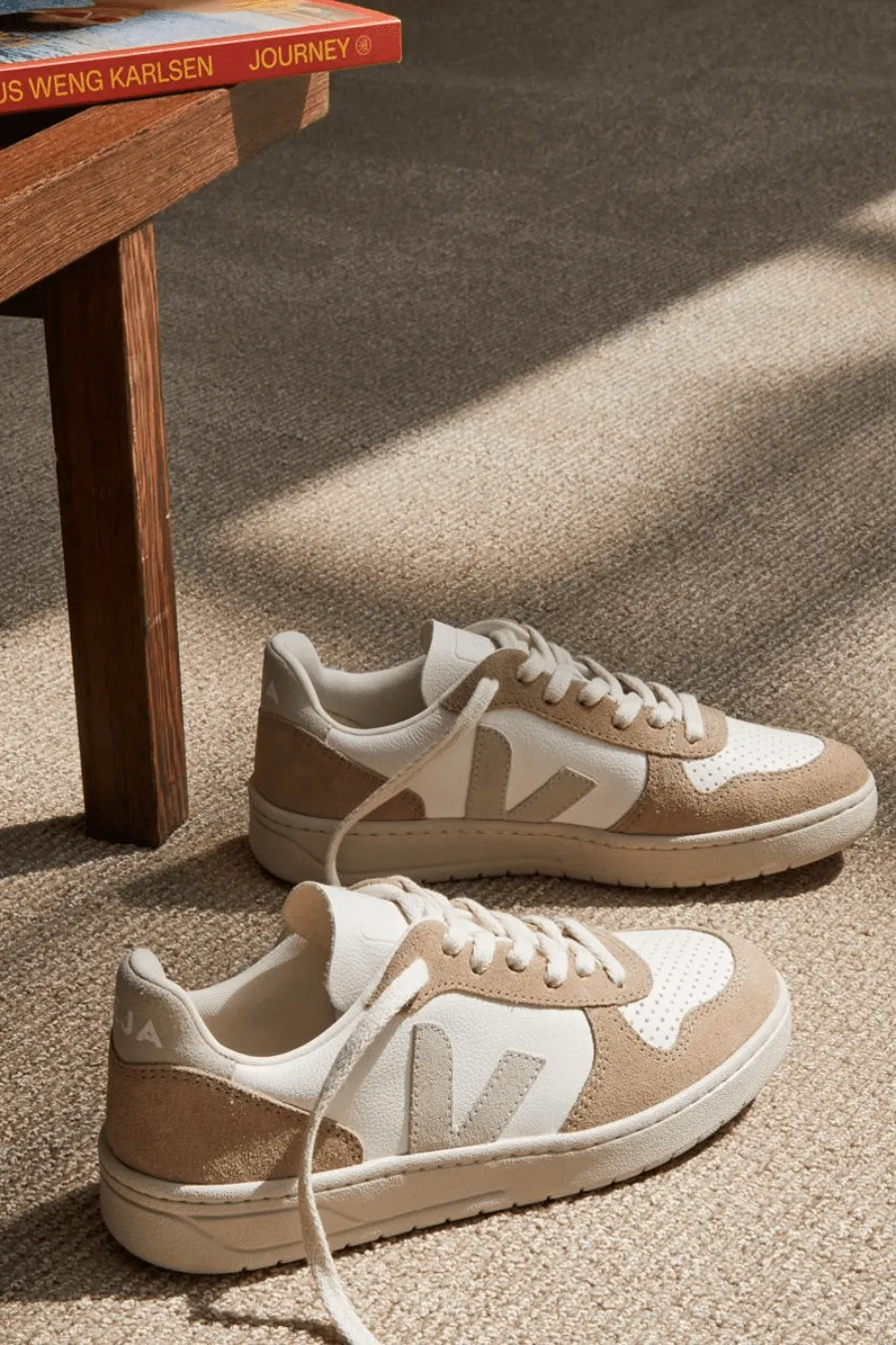 V-10 Leather White Natural Sahara