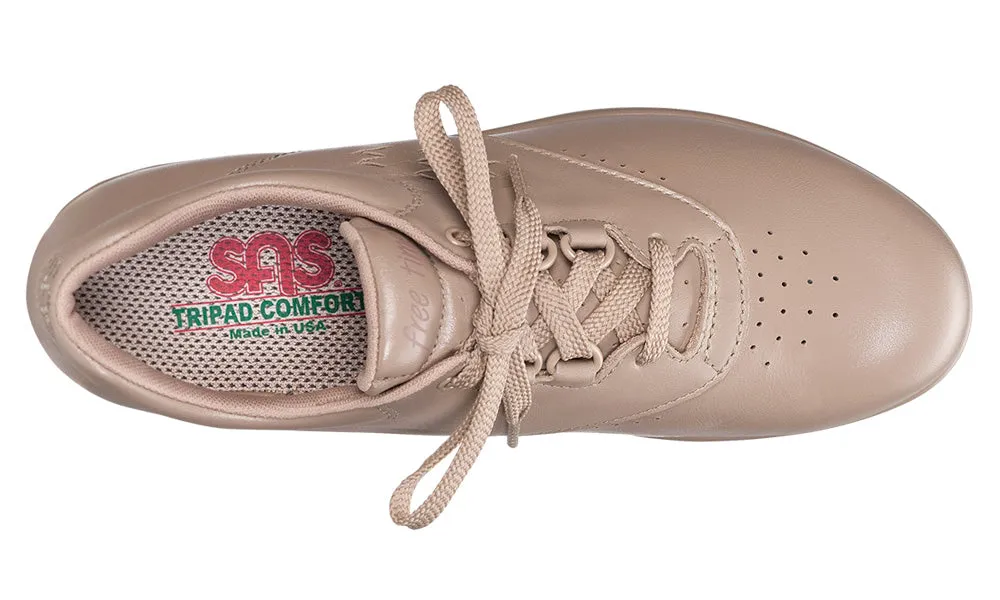 Women's Free Time Walking Shoe in Mocha
