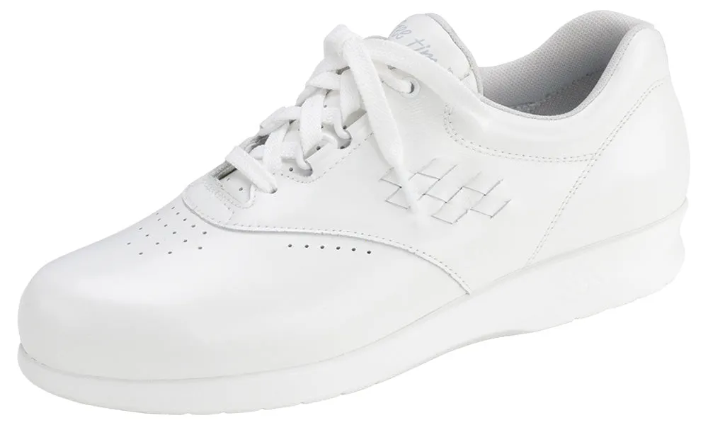 Women's Free Time Walking Shoe in White White
