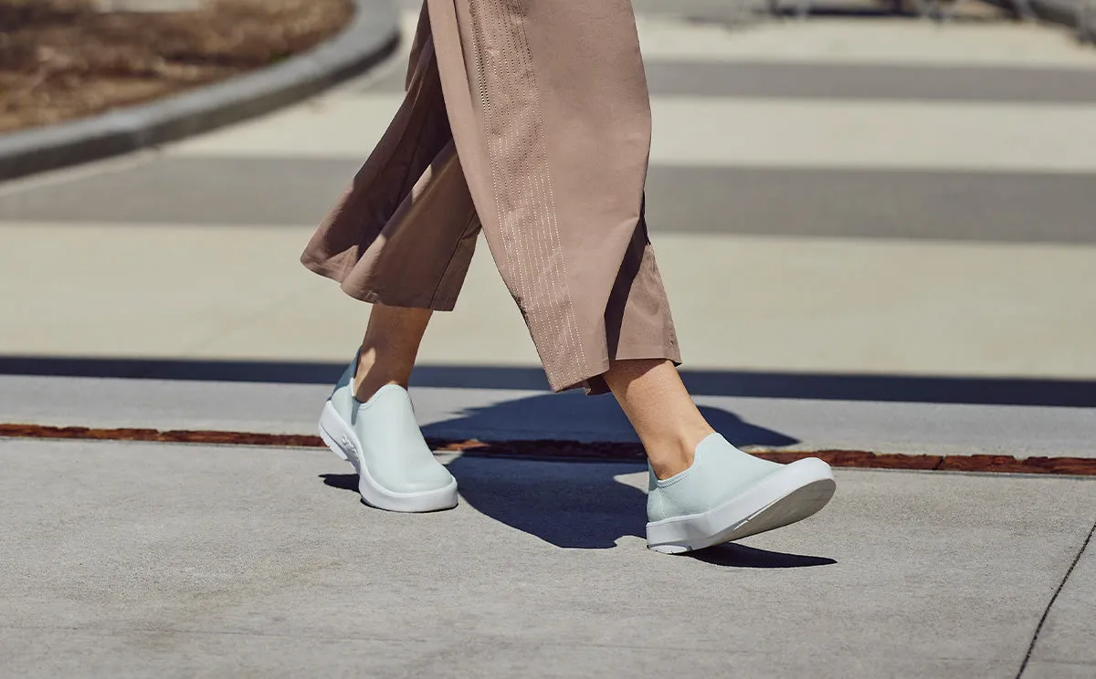 Women's OOmg eeZee Low Shoe - Ice (SALE)